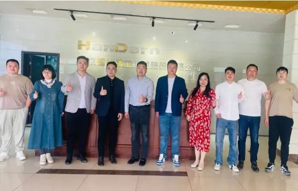 武漢現代精工機械股份有限公司接待東西湖區工商聯調研團，共探創新合作新機遇