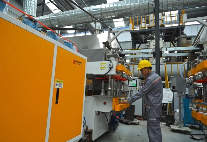 磷石膏包裝箱生產現場 3