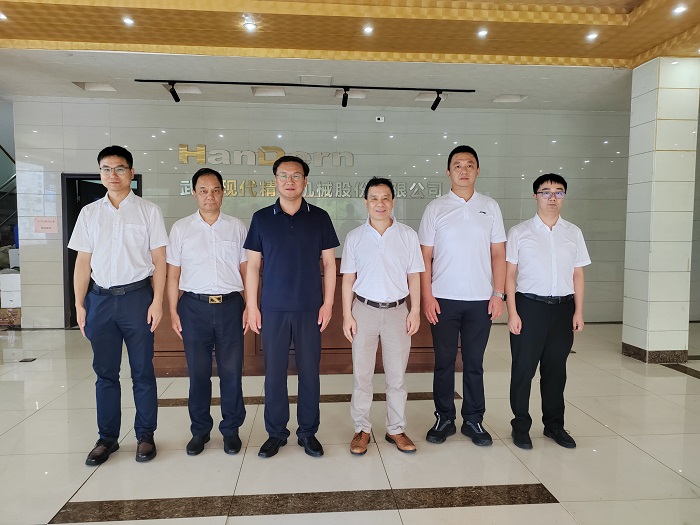 深化政企合作 共筑綠色新篇——荊門市東寶區領導蒞臨武漢現代精工洽談磷石膏產業項目